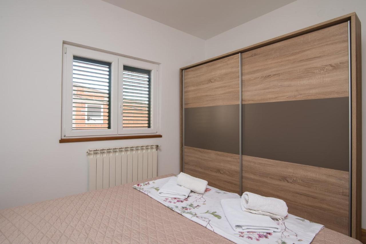 Apartman Josipa Trogir Bagian luar foto